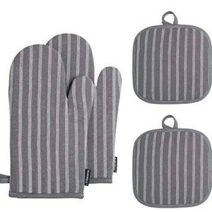 NEW HARORBAY Quilted  Oven Mitt &  Pot Holder 4pc Set, Gray Striped